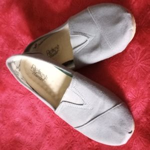 Refresh canvas shoes size 6